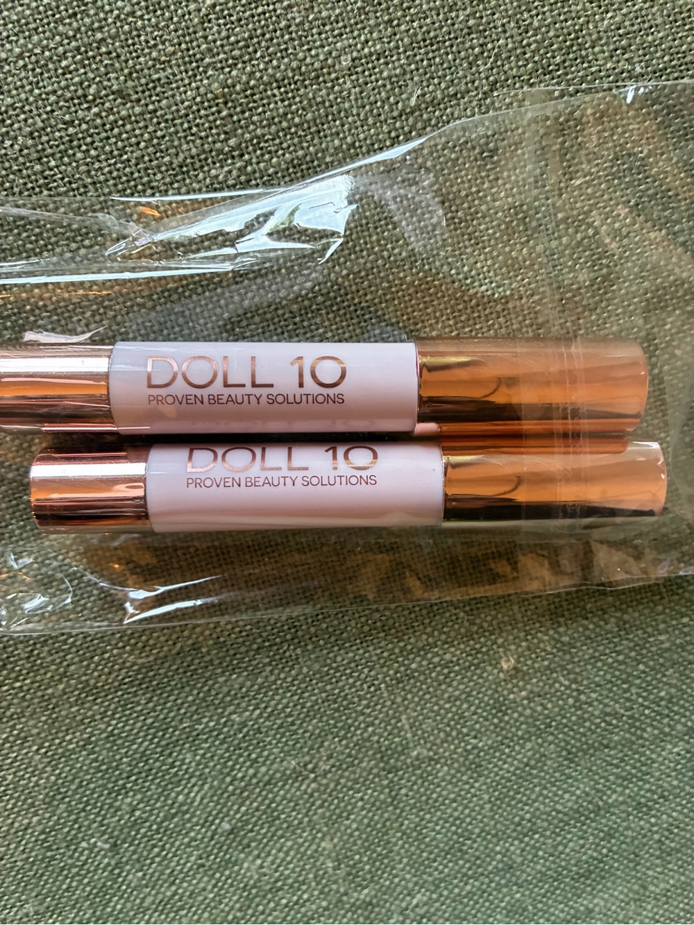 Doll 10 Lip Crayon Duo – Enjoy Life & I Can!